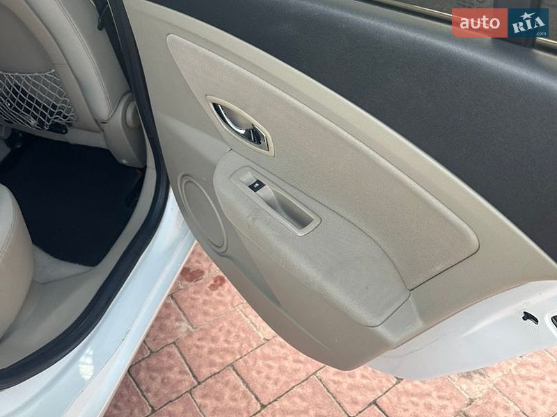 Седан Renault Fluence 2015 в Яворове