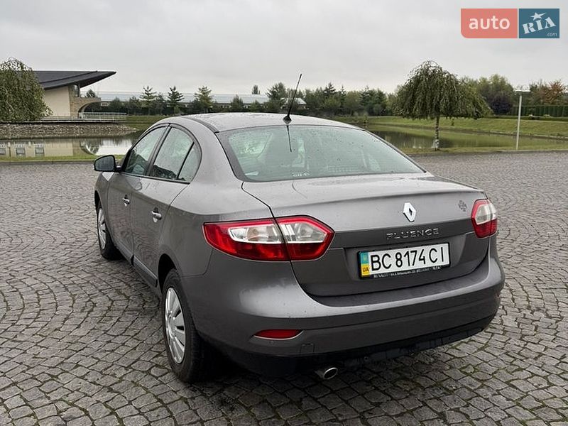 Седан Renault Fluence 2010 в Жовкве
