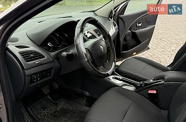 Седан Renault Fluence 2010 в Жовкве