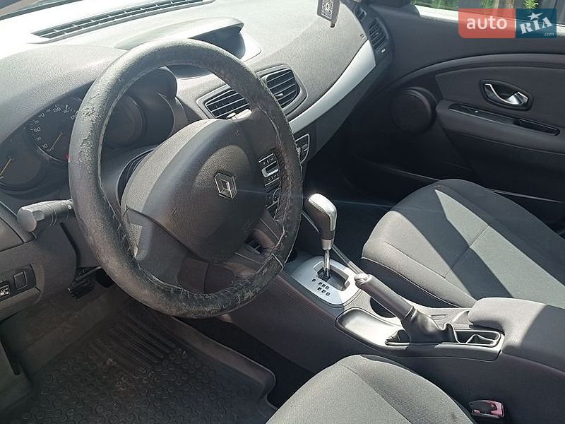 Седан Renault Fluence 2010 в Львові