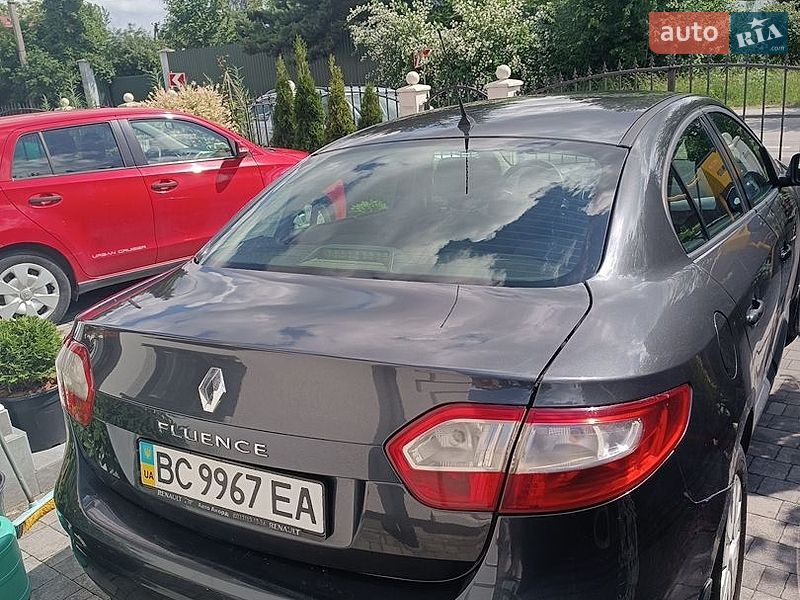Седан Renault Fluence 2010 в Львові