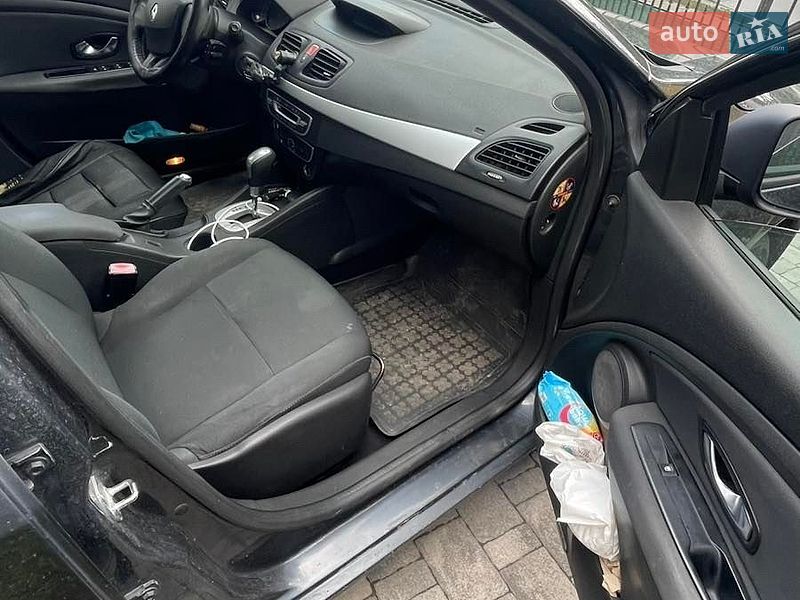 Седан Renault Fluence 2010 в Львові