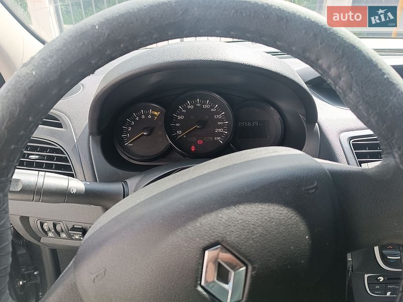 Седан Renault Fluence 2010 в Львові