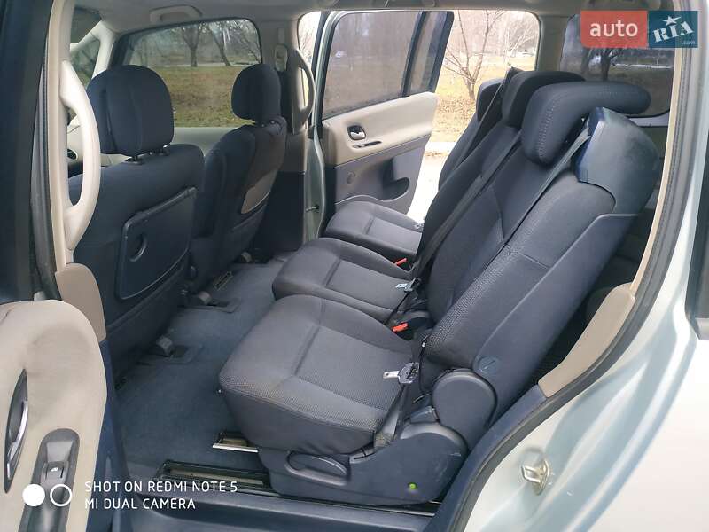 Минивэн Renault Grand Espace 2004 в Лозовой
