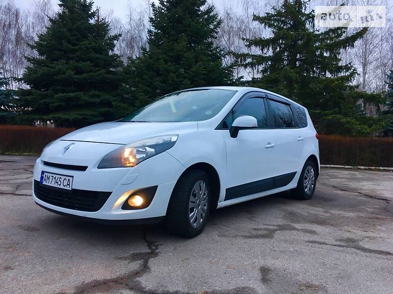 Renault Grand Scenic 2011 року