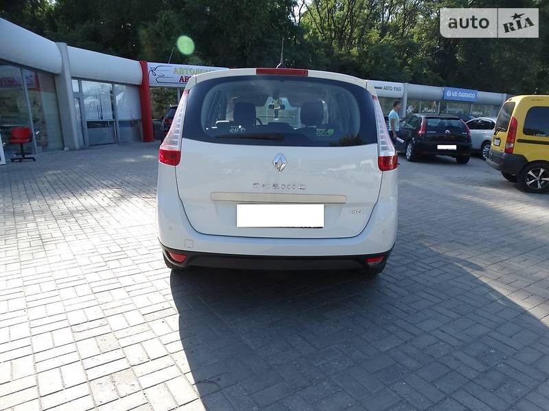 Універсал Renault Grand Scenic 2014 в Дніпрі