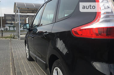 Мінівен Renault Grand Scenic 2012 в 
