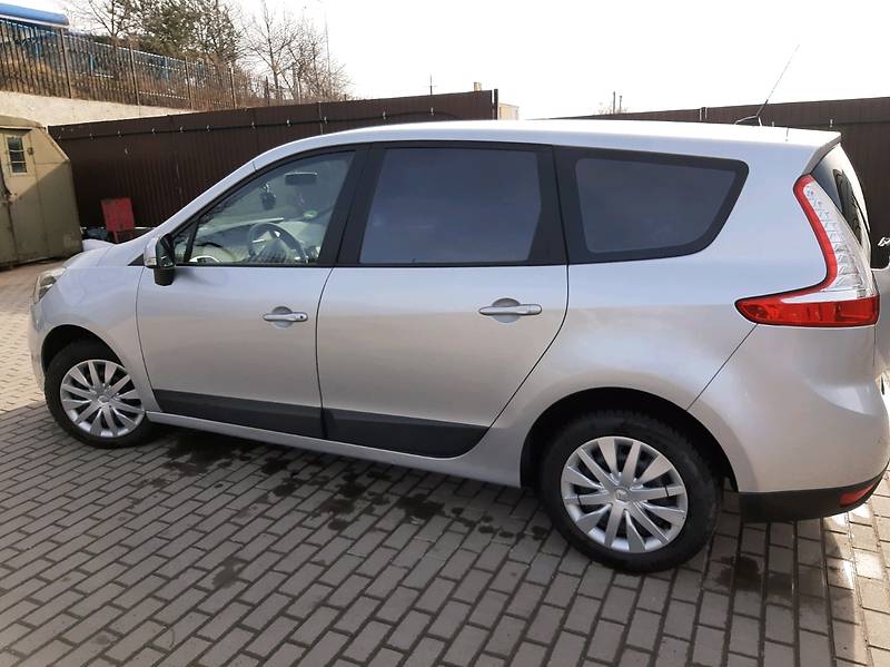 Минивэн Renault Grand Scenic 2012 в Ровно