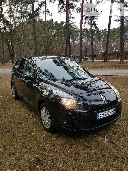 Універсал Renault Grand Scenic 2010 в Житомирі