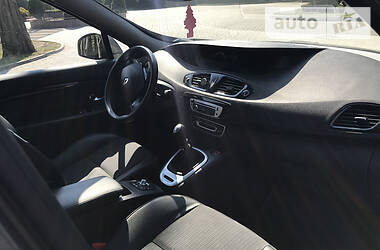 Мінівен Renault Grand Scenic 2013 в 