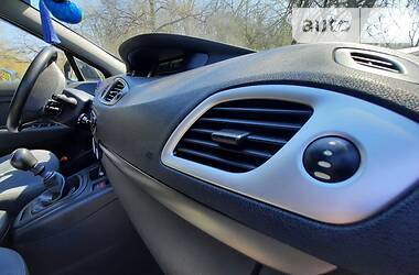 Мінівен Renault Grand Scenic 2010 в 