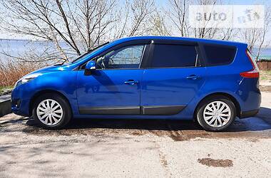 Мінівен Renault Grand Scenic 2010 в 