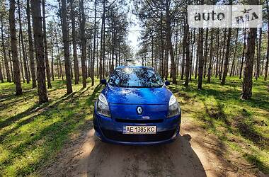 Мінівен Renault Grand Scenic 2010 в 