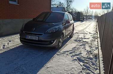 Минивэн Renault Grand Scenic 2012 в 