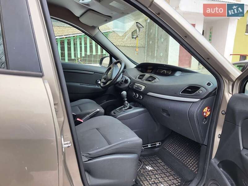 Минивэн Renault Grand Scenic 2012 в Нововолынске
