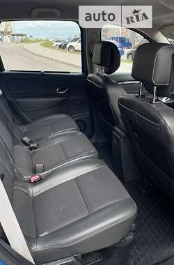 Минивэн Renault Grand Scenic 2012 в 