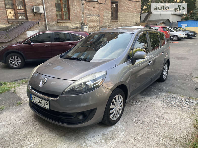 Renault Grand Scenic 2012