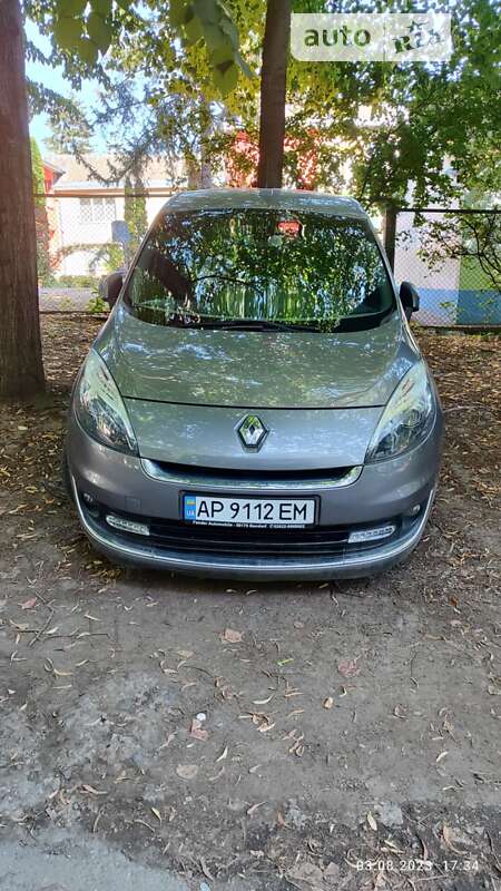 Renault Grand Scenic 2013