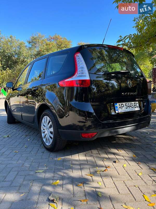 Минивэн Renault Grand Scenic 2012 в Новониколаевке
