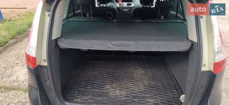 Мінівен Renault Grand Scenic 2010 в Нововолинську