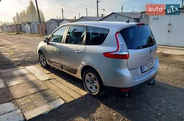 Минивэн Renault Grand Scenic 2009 в 