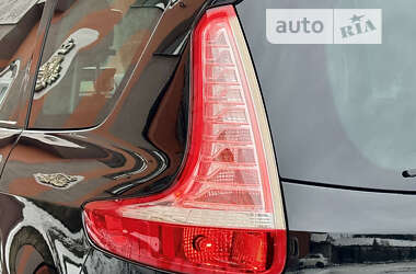 Минивэн Renault Grand Scenic 2011 в 