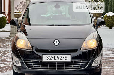 Минивэн Renault Grand Scenic 2011 в 