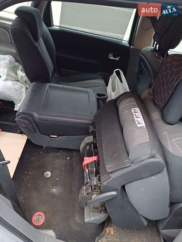 Мінівен Renault Grand Scenic 2004 в Краматорську