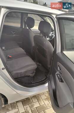 Минивэн Renault Grand Scenic 2012 в Клевани