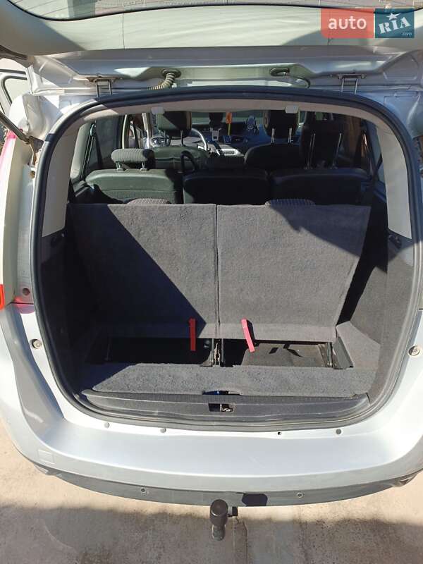 Мінівен Renault Grand Scenic 2012 в Вітовському районі фото 17 Мінівен Renault Grand Scenic 2012 в Вітовському районі