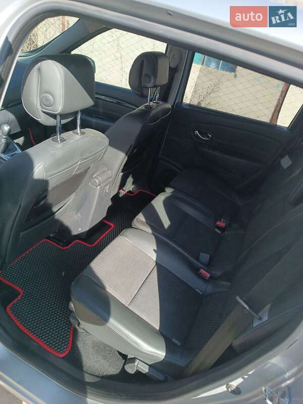 Мінівен Renault Grand Scenic 2012 в Вітовському районі фото 14 Мінівен Renault Grand Scenic 2012 в Вітовському районі