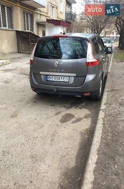Минивэн Renault Grand Scenic 2011 в 