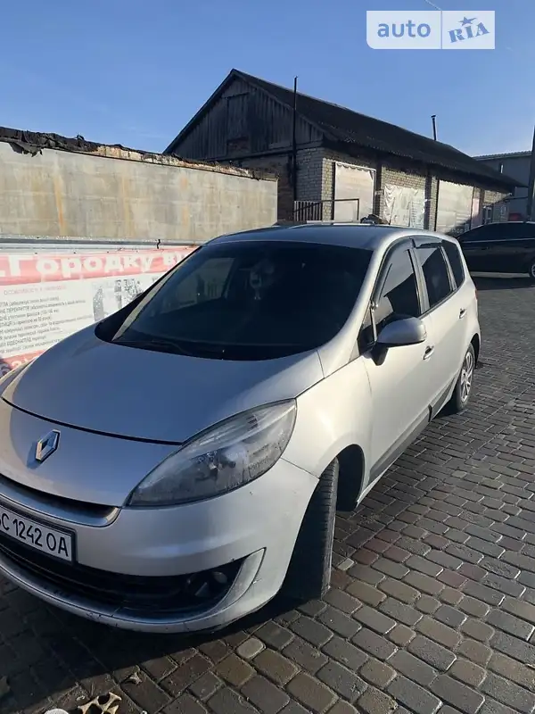 Renault Grand Scenic 2012