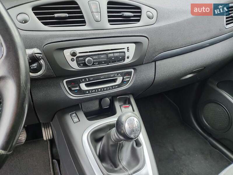 Минивэн Renault Grand Scenic 2015 в Рокитном