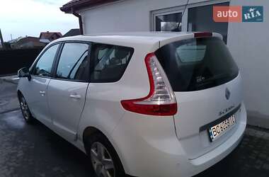 Минивэн Renault Grand Scenic 2014 в 