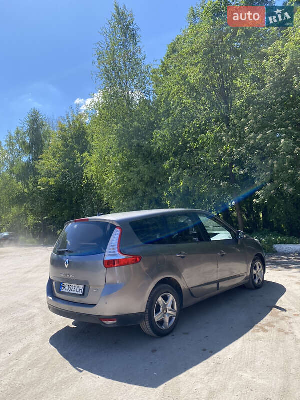 Минивэн Renault Grand Scenic 2014 в Рокитном