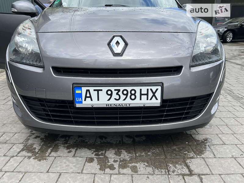 Мінівен Renault Grand Scenic 2011 в Івано-Франківську