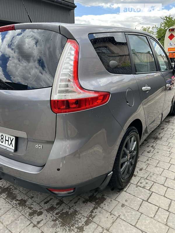 Мінівен Renault Grand Scenic 2011 в Івано-Франківську