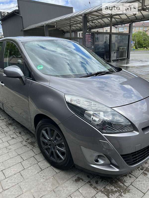 Мінівен Renault Grand Scenic 2011 в Івано-Франківську