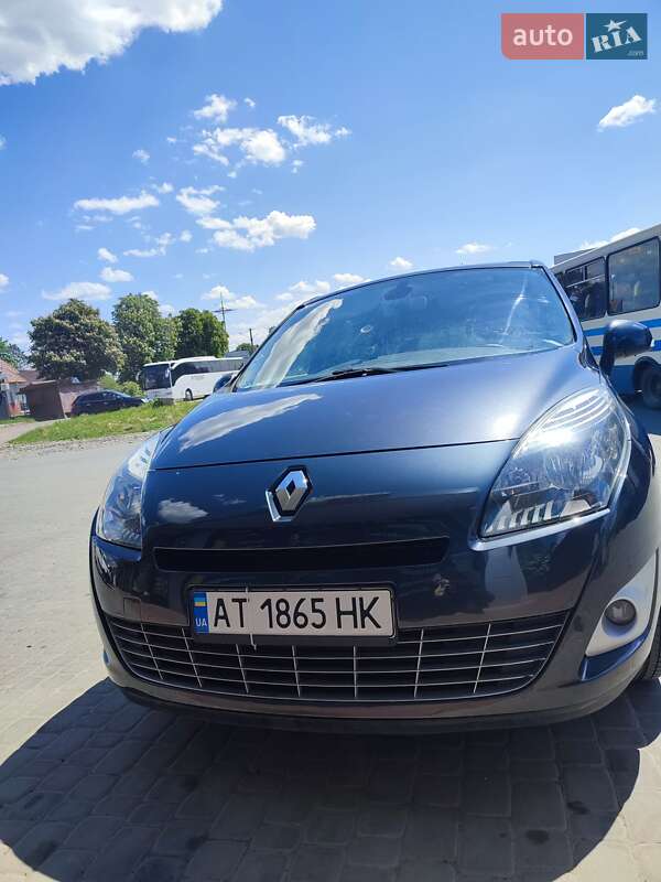 Минивэн Renault Grand Scenic 2010 в 
