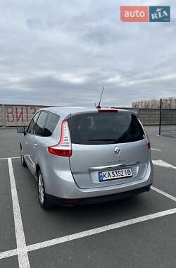 Минивэн Renault Grand Scenic 2012 в 