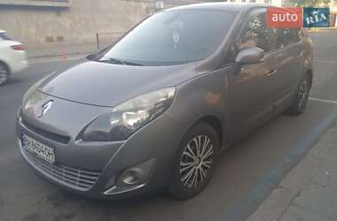 Минивэн Renault Grand Scenic 2011 в 