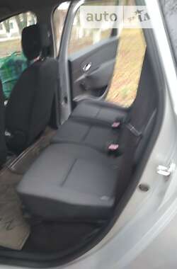 Мінівен Renault Grand Scenic 2013 в 