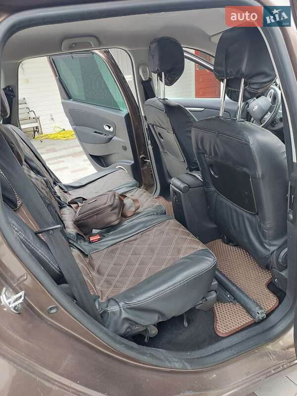 Минивэн Renault Grand Scenic 2010 в Перегинском