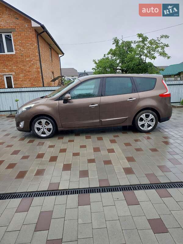 Минивэн Renault Grand Scenic 2010 в Перегинском