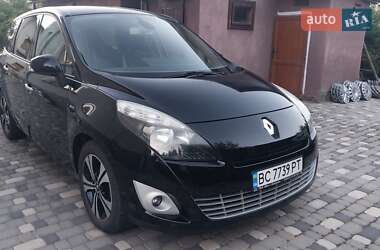 Минивэн Renault Grand Scenic 2011 в 