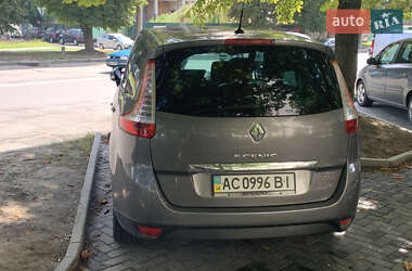 Минивэн Renault Grand Scenic 2012 в 