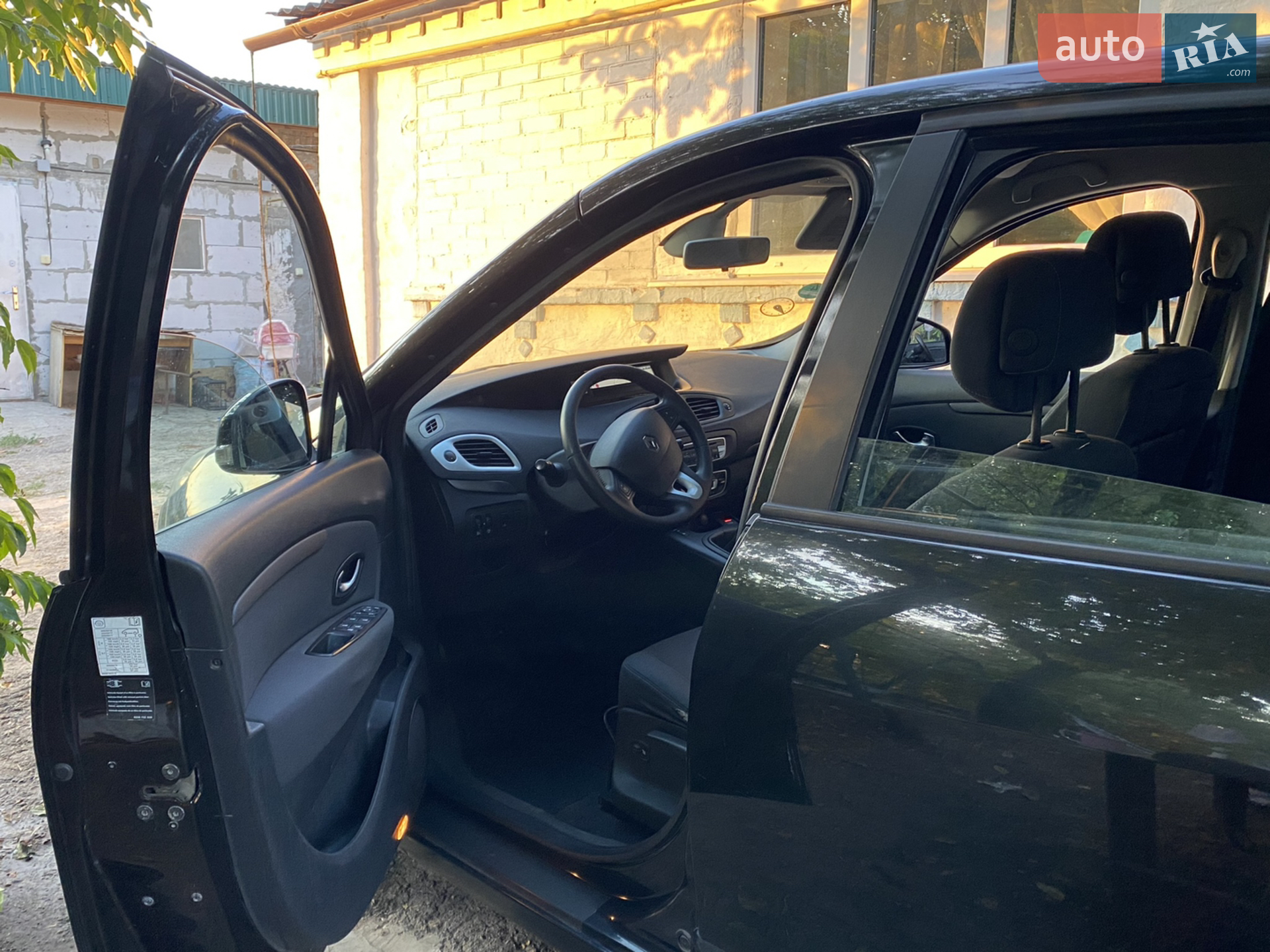 2010 Renault Scenic - мініатюра 4