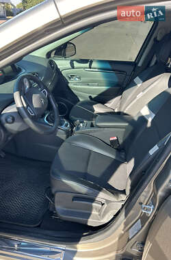 Минивэн Renault Grand Scenic 2012 в 