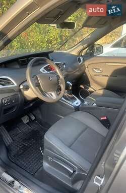 Минивэн Renault Grand Scenic 2011 в 